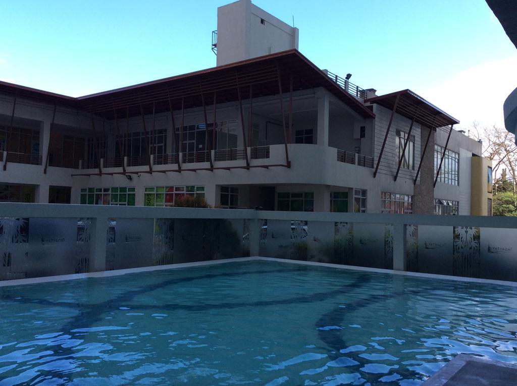 Mary'S Crib Cityland Prime Tagaytay With Free Wifi & Swimming Tagaytay City Kültér fotó